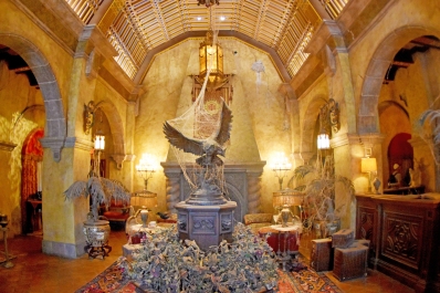 The Hollywood Tower Hotel lobby is one of our favorite hotel lobbies